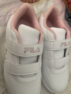 Brand new pink and white filas $15