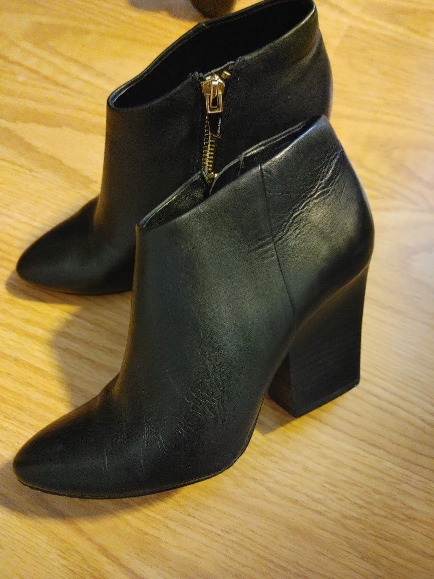 Ankle Boot Calvin Klein Size 5.5 Womens Shoes