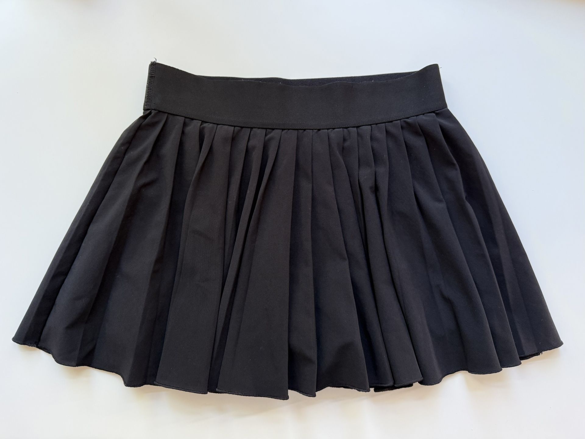 Aritzia TnAction Pleated Skirt (S)