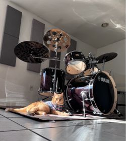 Yamaha Stage Custom Drum Set + Accessories