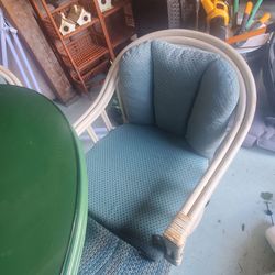 Dining room table and 4 chairs