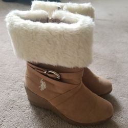 Women polo boots never been use size 9.5