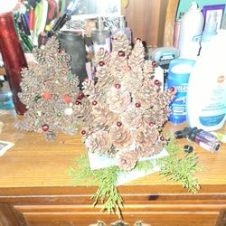 Handpicked Pinecone Christmas Trees Decorations 