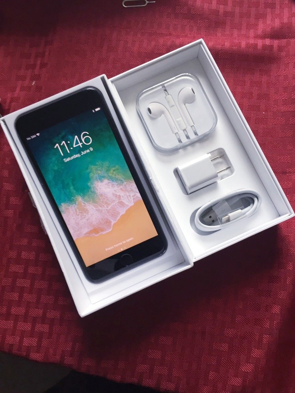 iPhone 7+ | Factory Unlocked | Works For Any SIM Company Carrier | Works For Locally & INTERNATIONALLY | Like Almost New...
