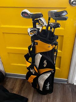 Walter Hagen Golf Club Set with Bag