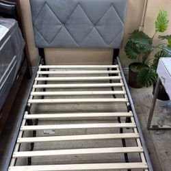 BED FRAME TWIN 110