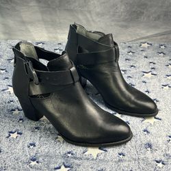 Vionic women’s shoes size 8.5