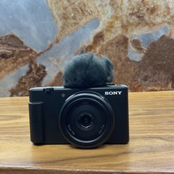 Sony ZV-1F 20.1MP 4K f/2 Vlogging Compact Digital Camera - Black,Sony, Content Creators and Vloggers camera,sony zv-1F,4K digital camera,vlogging came