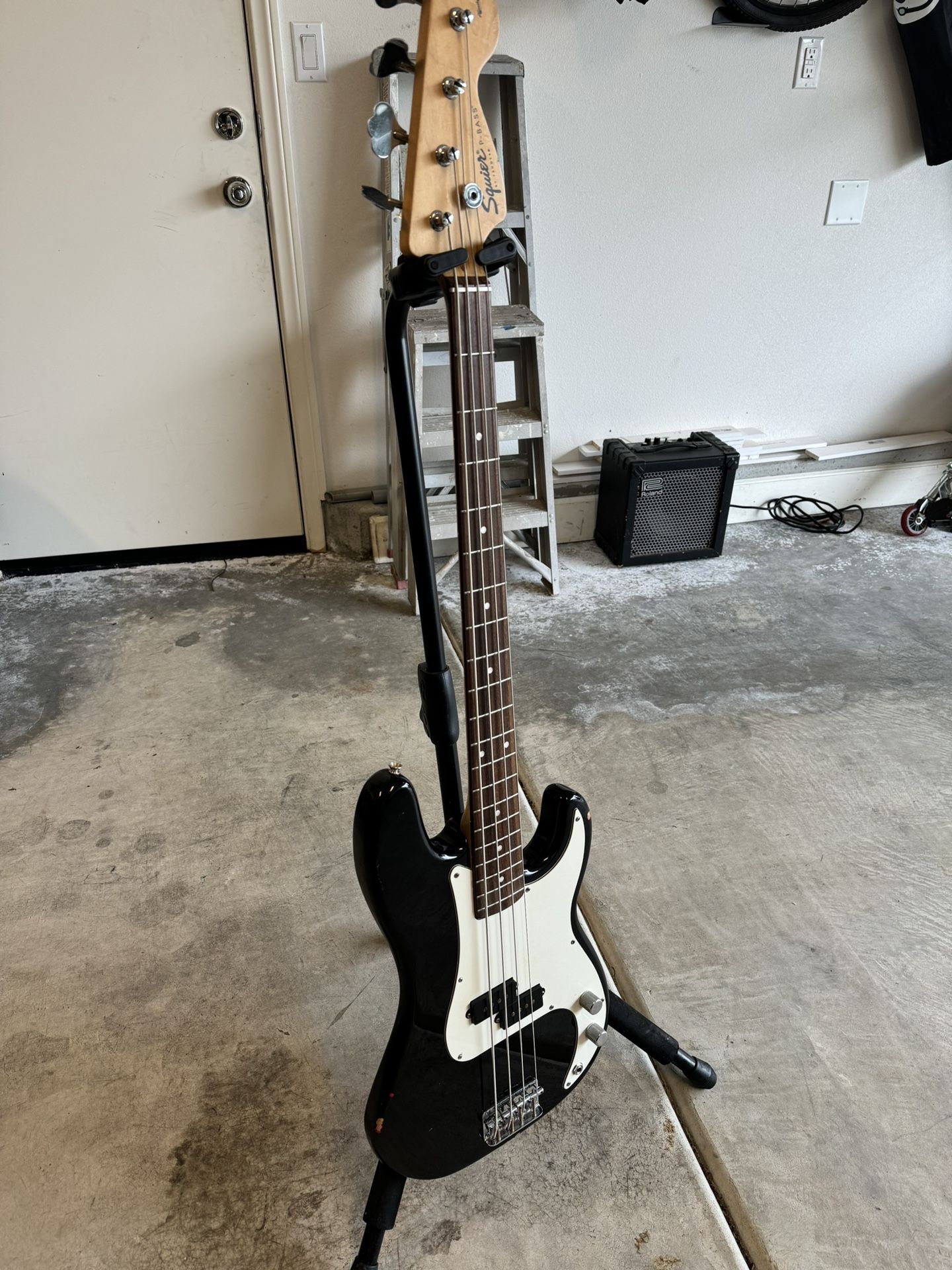 Fender Squier P Bass Electric Bass Guitar