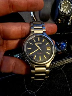 Vintage Sieko 7N42-8109 Titanium Quartz Men's Time Piece