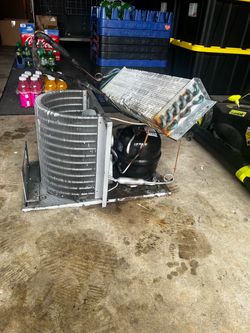 Used Vending Machine Refrigeration Deck – Runs & Cools Great