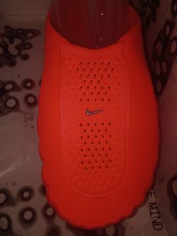 Brand New Nike Mind Slippers Size 8,9,10
