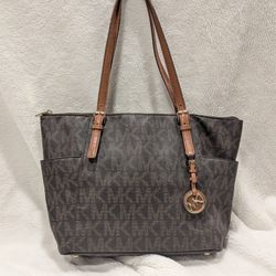 Michael Kors Signature Tote Bag – Brown MK Logo – Zip Top