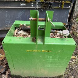 John Deere / Compact Tractor Rear Ballast 3-Point Bucket