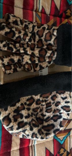 Leopard Print beanie and gloves set