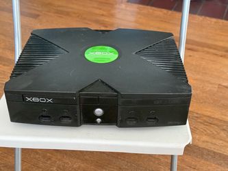 Xbox , console only , powers on , read description  ( asis)