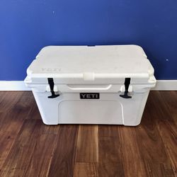 Yeti Tundra 45 Cooler