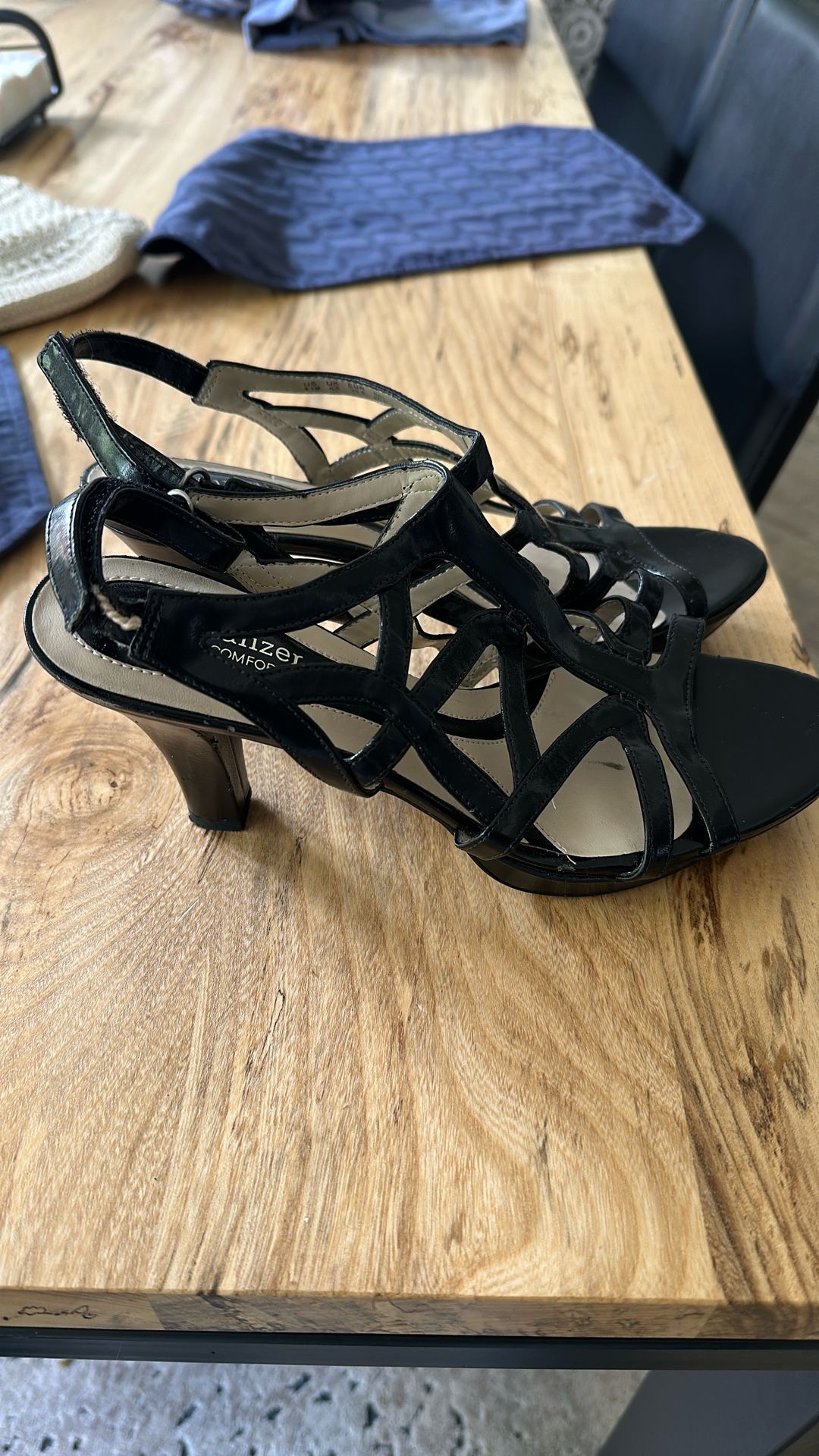 Black Naturalizer Dress heels 8.5