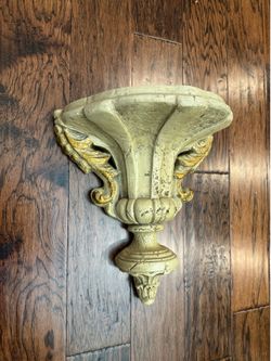 Decorative wall shelf