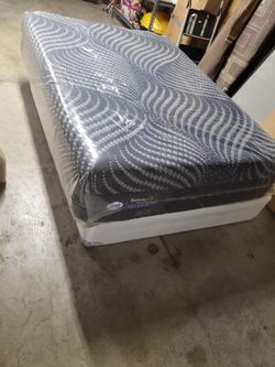 COLCHON QUEEN SEALY POSTUUREPEDIC