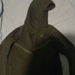 Nike tech size small