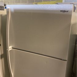Whirlpool  White Refrigerator Top Freezer 