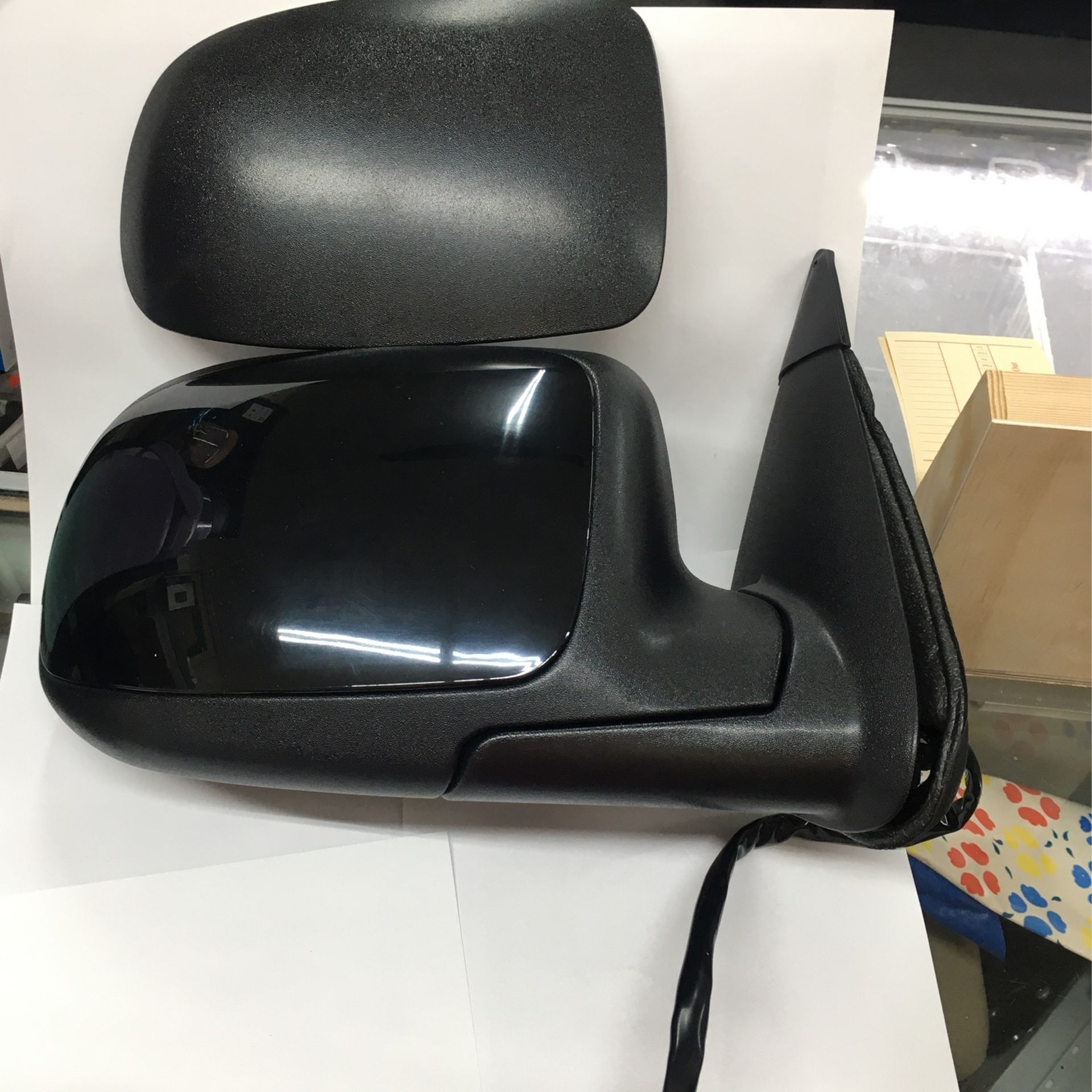 RH Side Power Mirror With Signal And Heat For Chevy Suburban 00-06. #*10