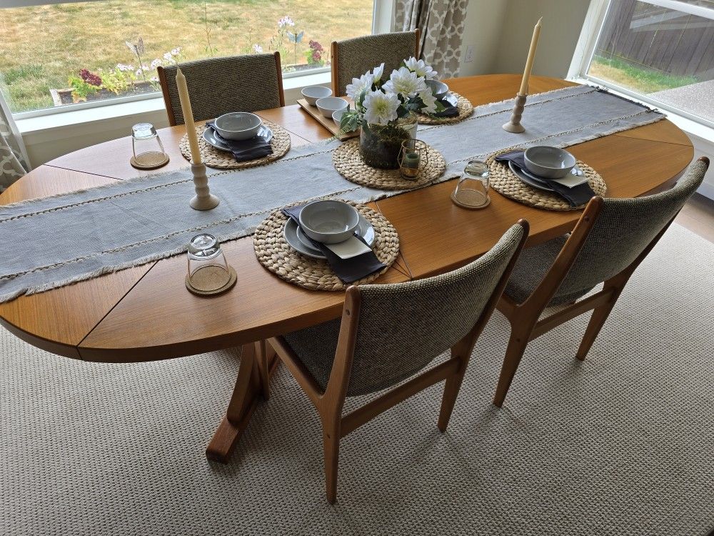 Mid Century Teak Wood Dining Table With 6 Chairs