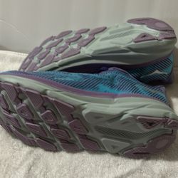 Women Hoka Size8’5