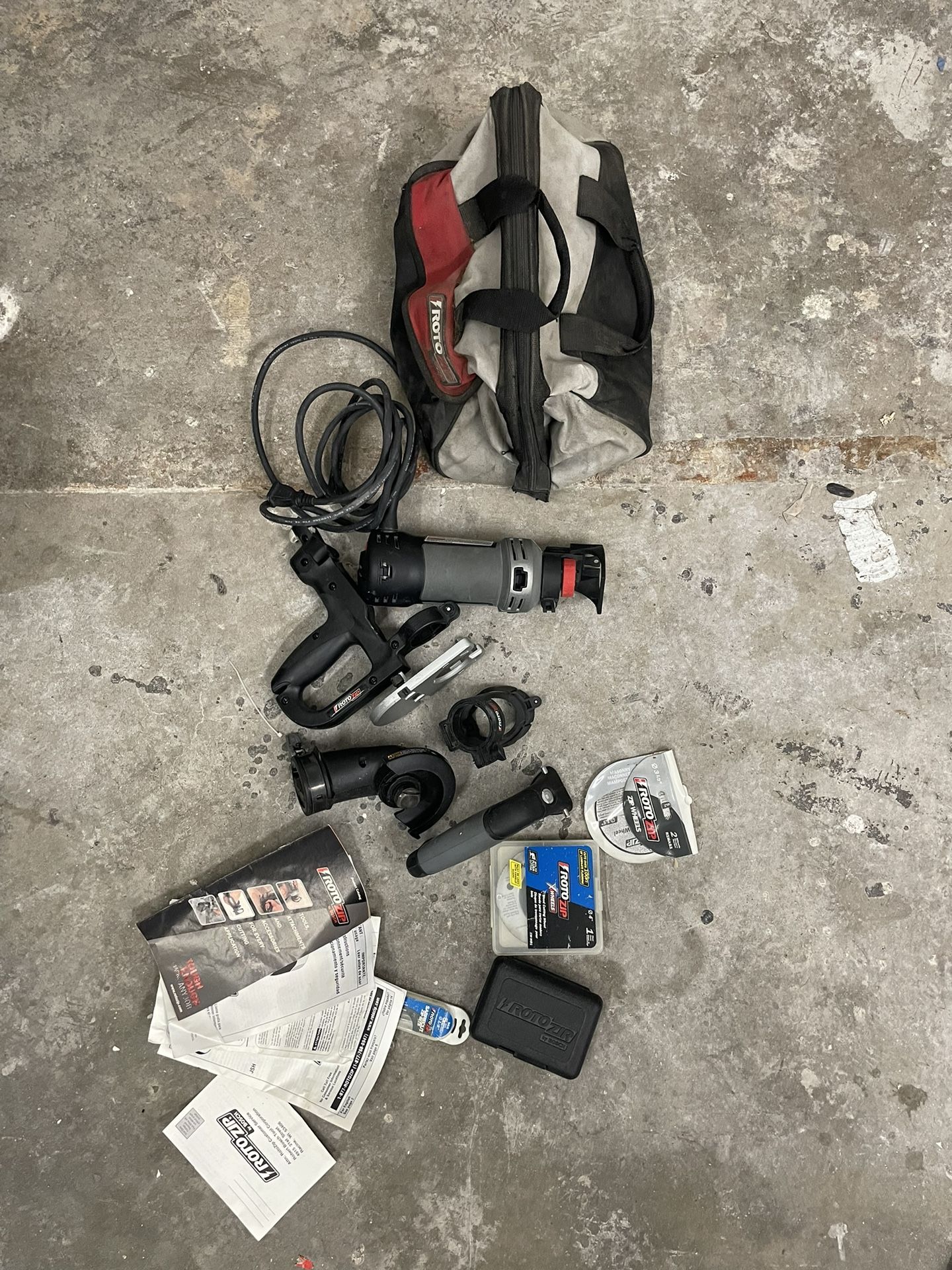 RotoZip R720 lot - RotoZip by Bosch / Accessories and Tool Bag