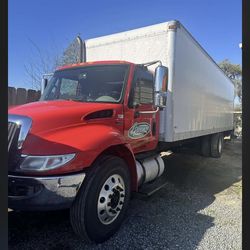BOX TRUCK FOR SALE 