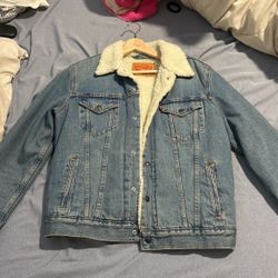 Levi Sherpa Trucker Jacket Size Medium