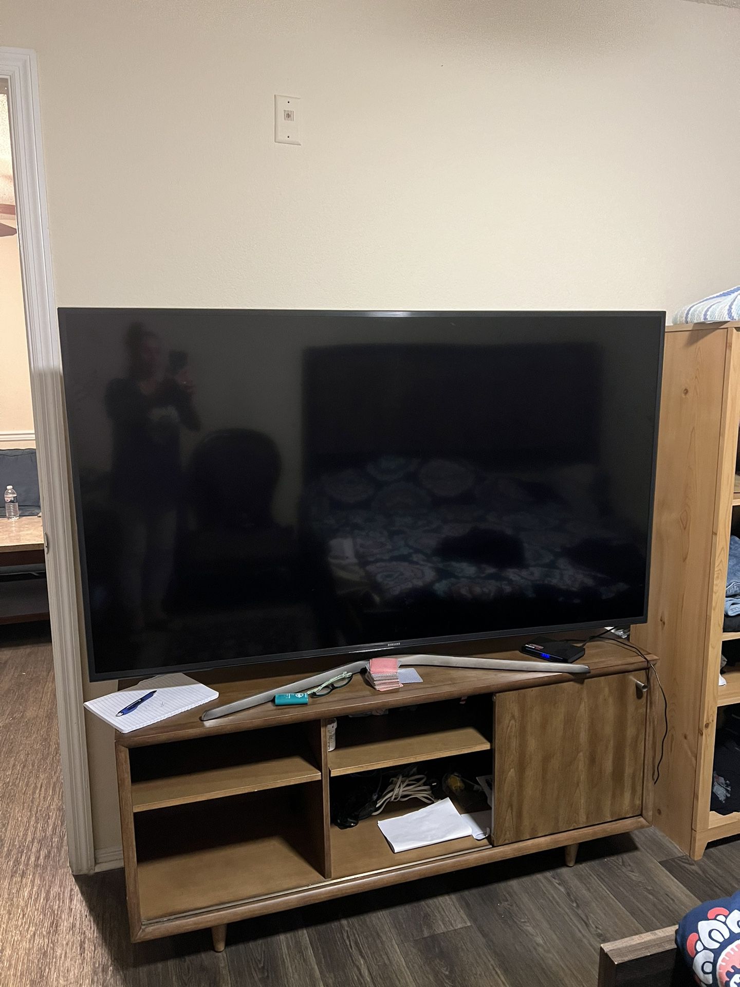 65inch TV Samsung With Remote 