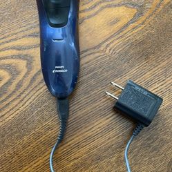 Phillips Norelco Electric Shaver 