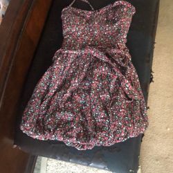 Junior Size M Dress ( Like New) 