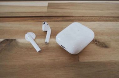 Apple AirPods (2nd Generation)