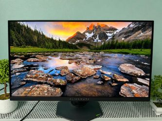 Alienware 27-inch QHD Gaming Monitor 2560x1440 180Hz AW2724DM