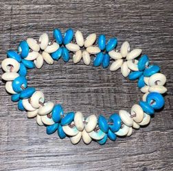 Carved Blue & Cream Hawaiian Flower Bracelet