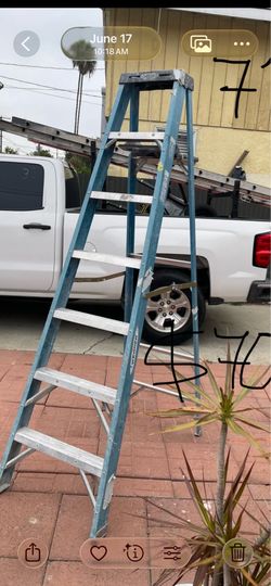 Excellent condition, 7 feet and more sizes available fiberglass Ladders