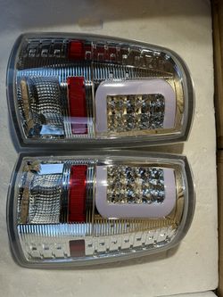 Dodge Ram 1500/2500/3500 LED taillight year 2009 to 2018
