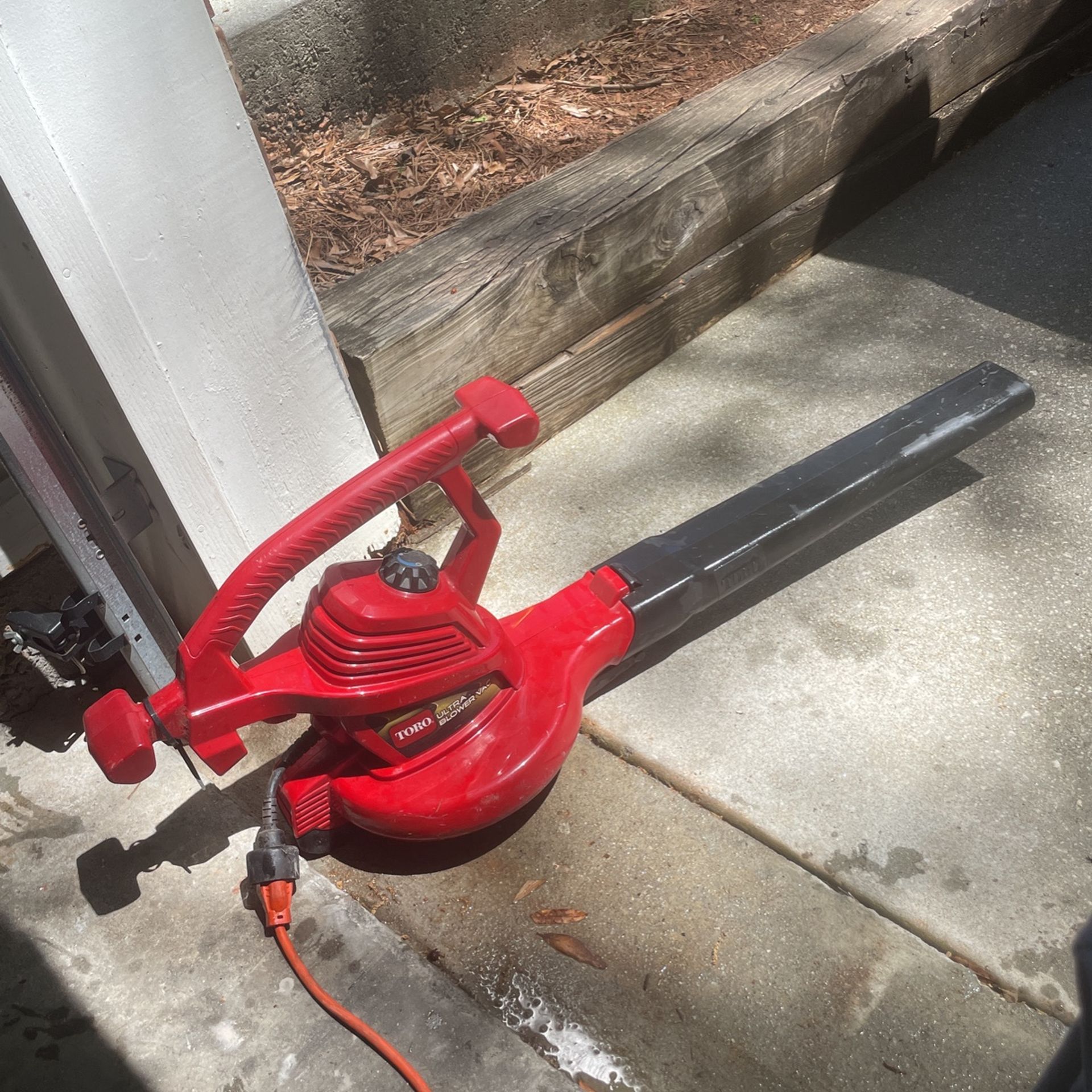 Toro Outdoor Leaf Blower - Model 51619