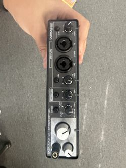 Roland Rubix24 USB Audio Interface – 2-In/4-Out, Compressor/Limiter, MIDI