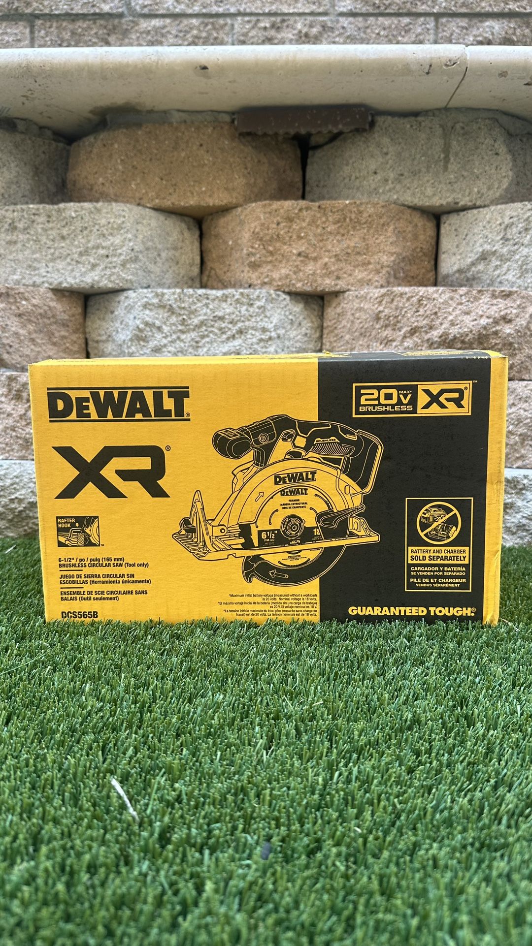 DEWALT XR 20-Volt Max 6-1/2-inch Brushless Cordless Circular Saw