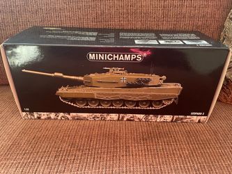 Minichamps 1:35 scale diecast model