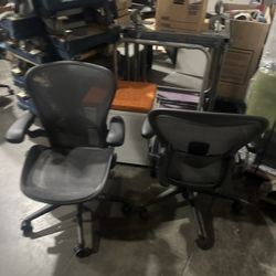 Fully Loaded Herman Miller Remastered Aeron Size B!!! We Also Desks, Chairs , File Cabs And More!!! 