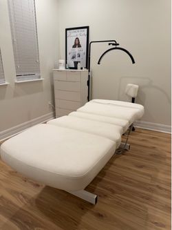 Silhouet-tone spa bed