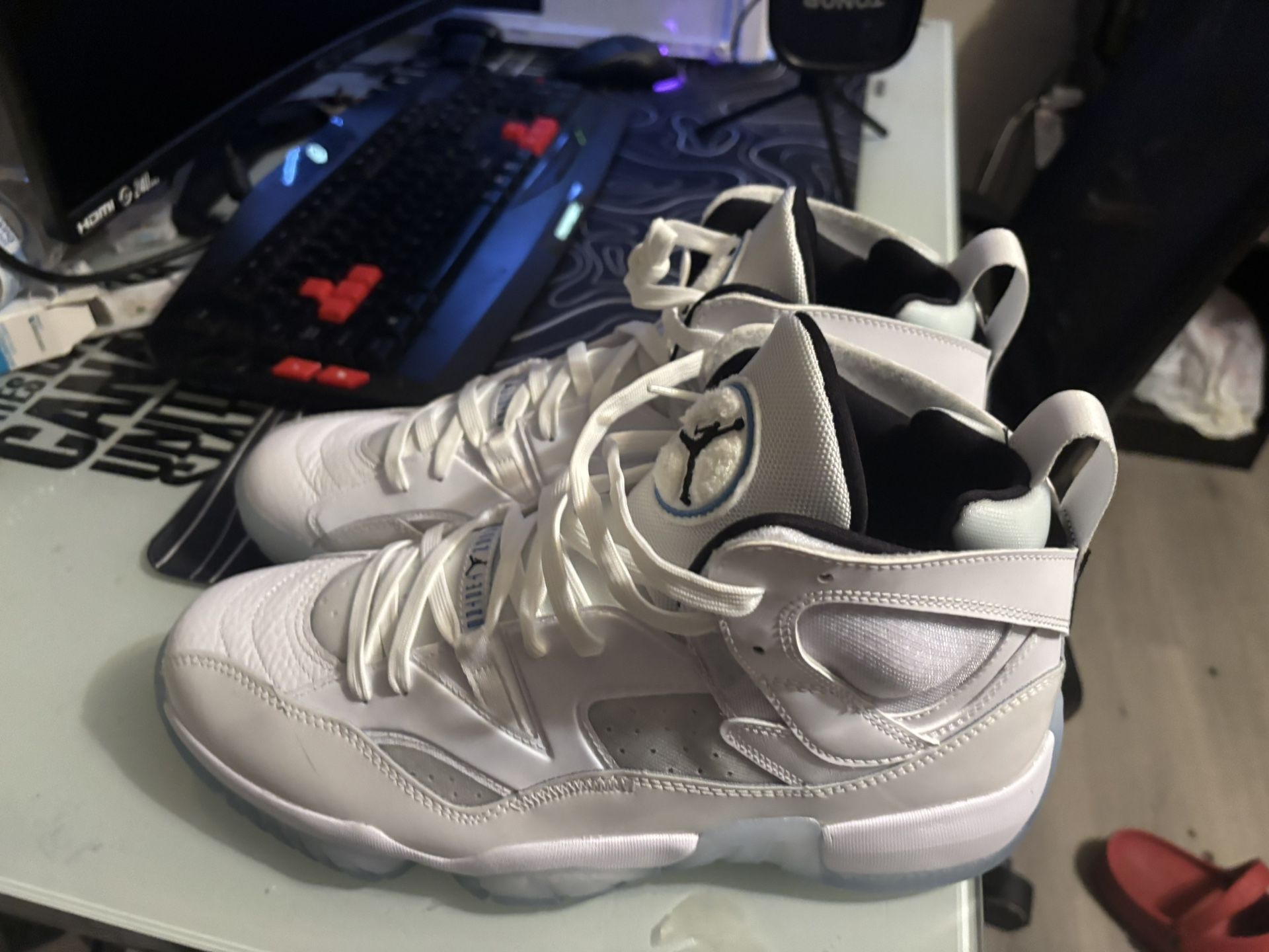 Jordan Jumpman Two Trey UNC