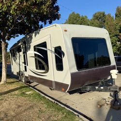 2011 Open Range Journeyer Travel Trailer 