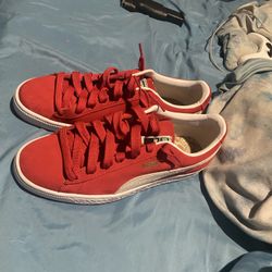 Pumas Size 10