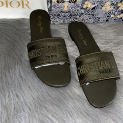 Olive Green Sandals 🍸